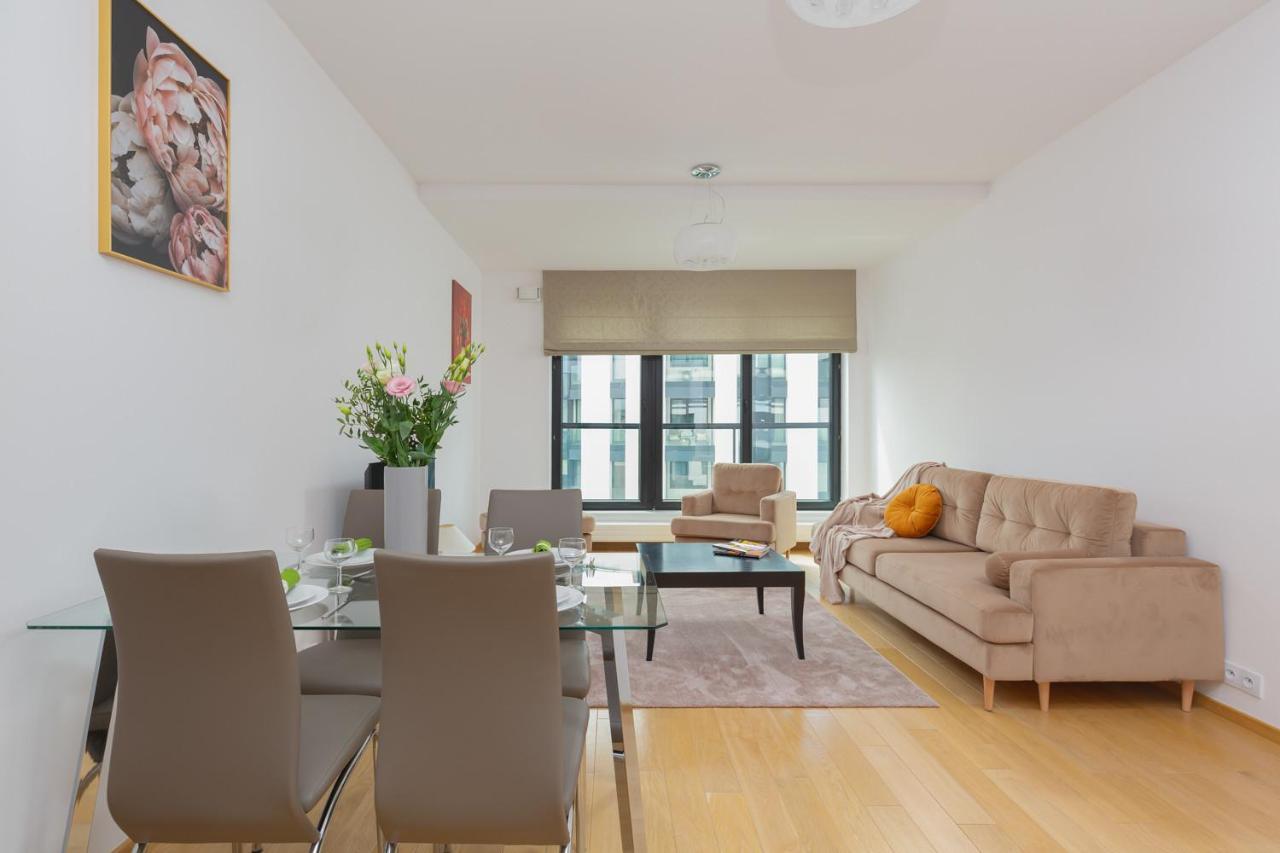 Dzielna Apartment Warsaw Wola By Noclegi Renters Kültér fotó