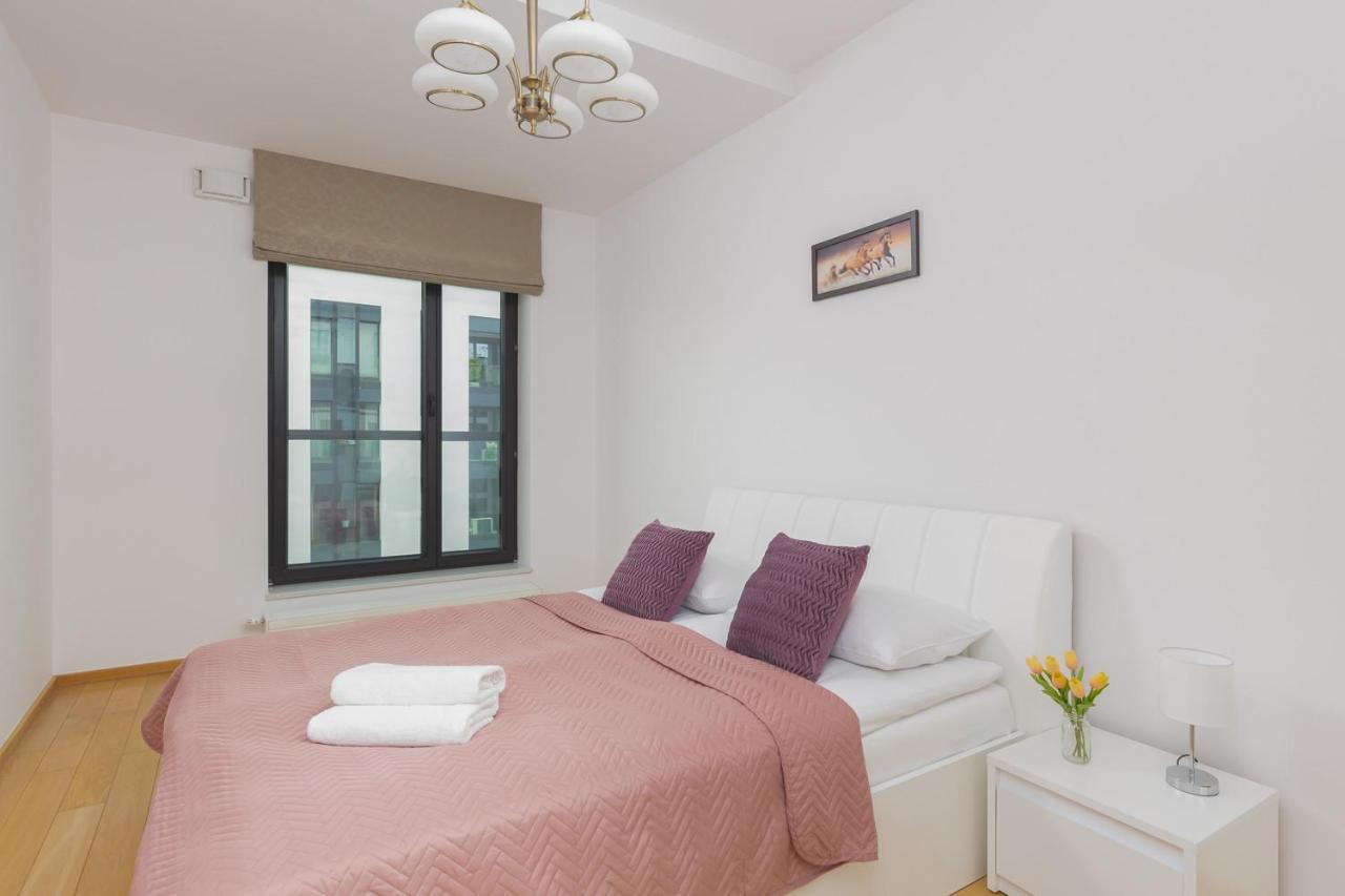 Dzielna Apartment Warsaw Wola By Noclegi Renters Kültér fotó
