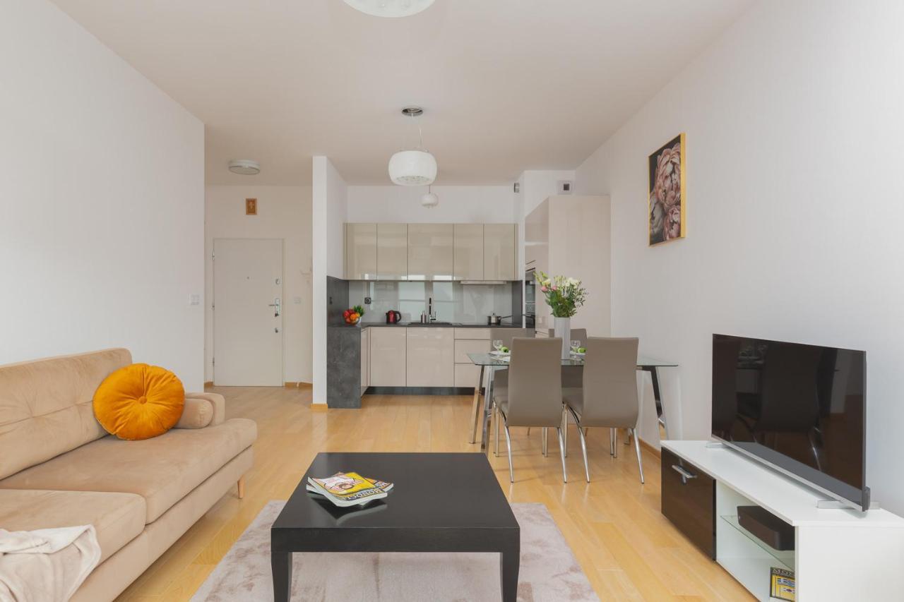 Dzielna Apartment Warsaw Wola By Noclegi Renters Kültér fotó